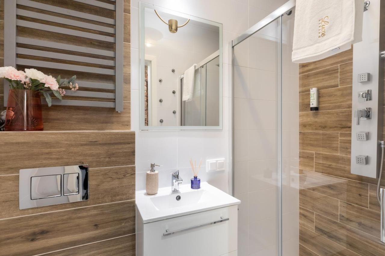 Luxe Living Castle View Apartment Krakow Bagian luar foto